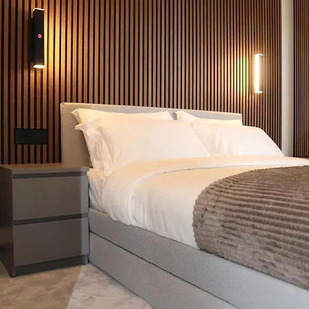 Apartment Luxury Pure! Bazzoni 2-room Suite, Fully Equipped Olbia