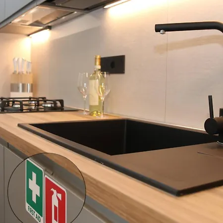 Apartment Luxury Pure! Bazzoni 2-room Suite, Fully Equipped