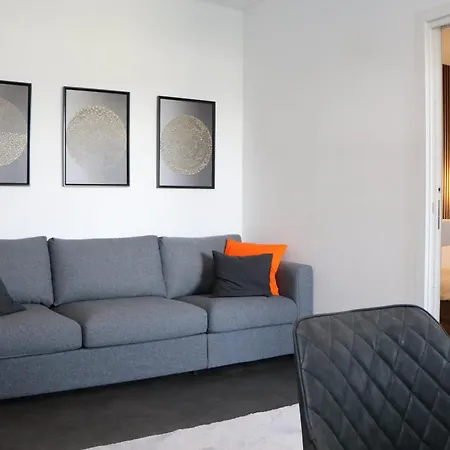 Luxury Pure! Bazzoni 2-room Suite, Fully Equipped 아파트 올비아